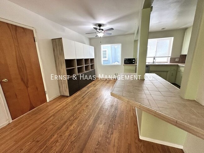 Building Photo - 700 E Carson St