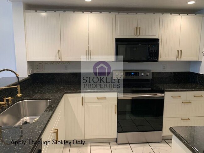 Building Photo - Stokley Properties Presents 308 Rock Creek...