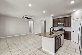 Building Photo - 2218 Levant Ln