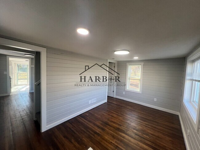 Foto del edificio - 1603 6th Ave NW