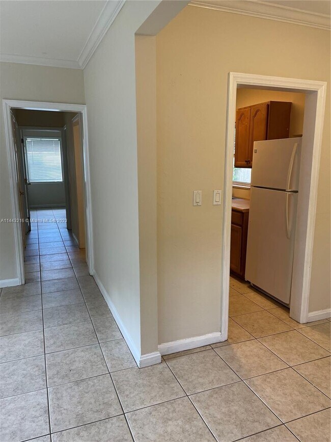 Foto del edificio - 1348 NE 182nd St