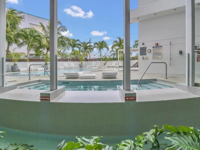 Foto del edificio - 9821 E Bay Harbor Dr