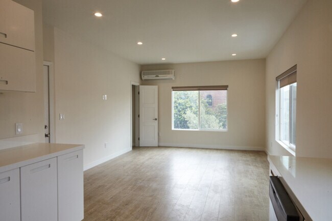 Foto del edificio - 1165 1/2 North Kingsley Drive - 1