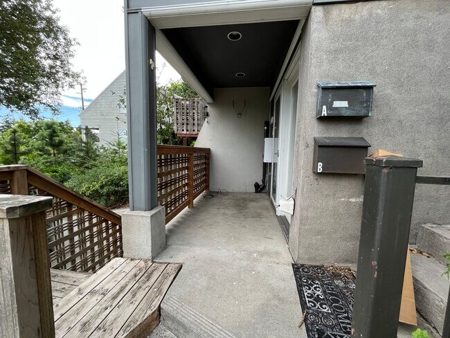 Foto del edificio - 225 SW Whitaker St