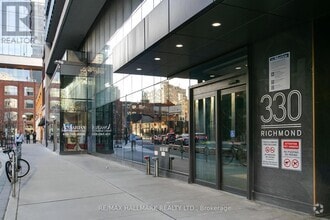 Building Photo - 330-330 Richmond St W
