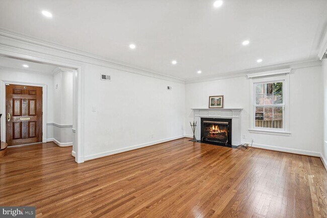 Building Photo - 4624 Reservoir Rd NW