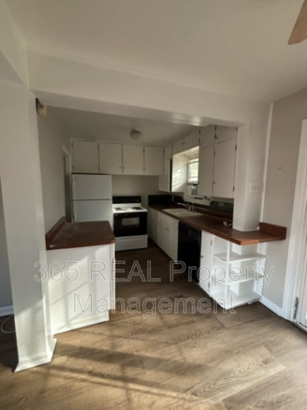 Building Photo - 1006 23rd St