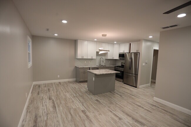 Island kitchen with eat in area - 1624 Bryan St