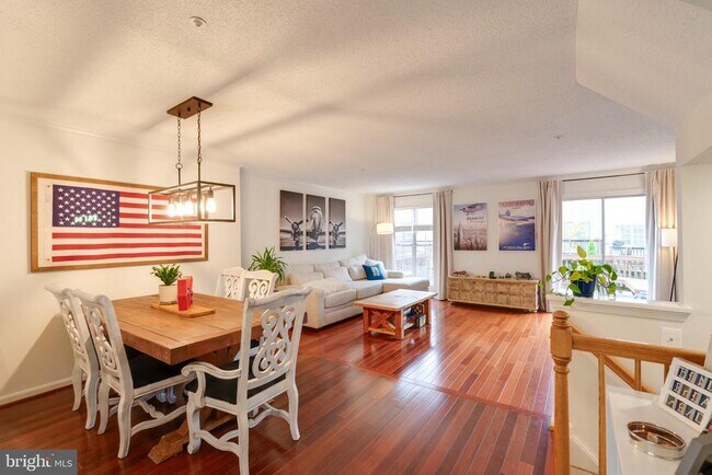 Building Photo - 2303 Massanutten Dr