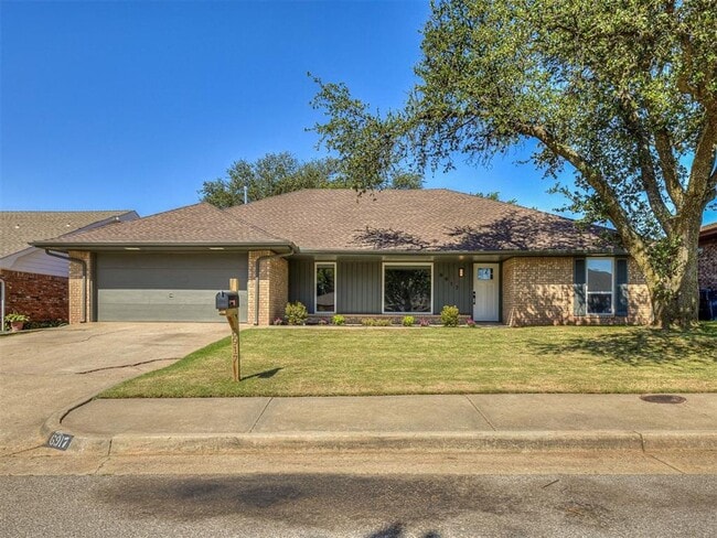 Building Photo - Look at this beautiful home!