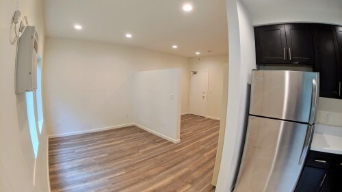 Building Photo - 841 W 23rd St