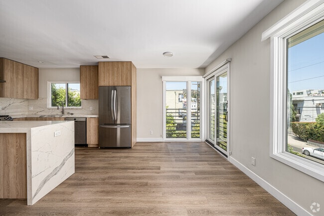 2BR, 1BA - Dining Room - 1427 N Vista St