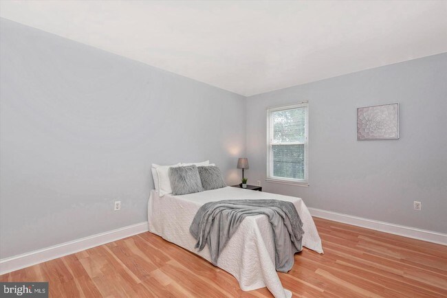 Foto del edificio - 577 W Diamond Ave
