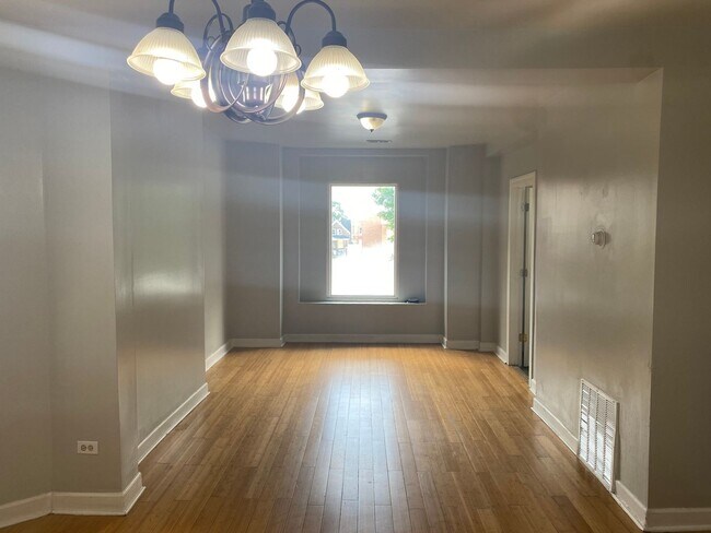 Foto del edificio - 4429 W Adams St