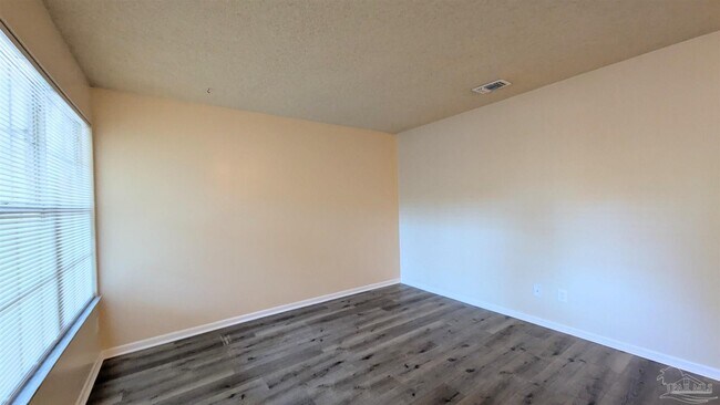 Foto del edificio - 6288 Hamilton Bridge Rd