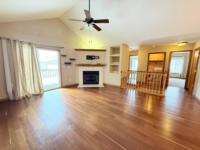 Foto del edificio - Beautiful Home in East Bloomington!