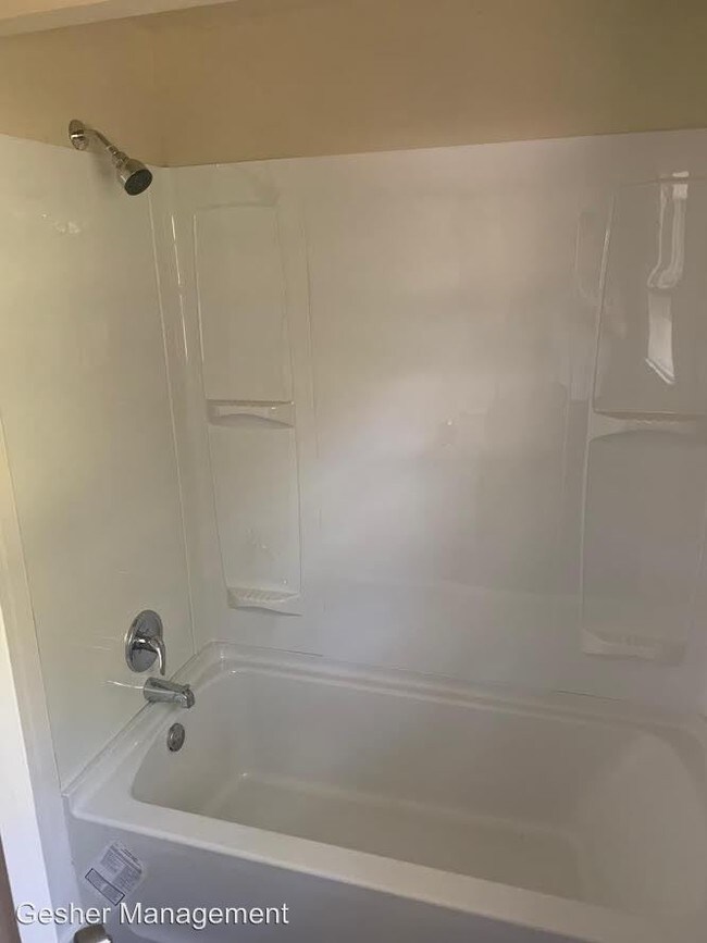 Foto del edificio - 2 br, 1 bath House - 615 Lougeay Rd
