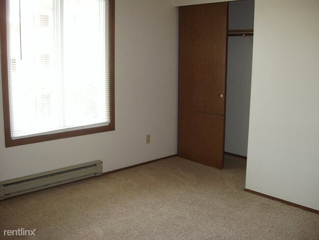 Building Photo - 3225 S 152nd St