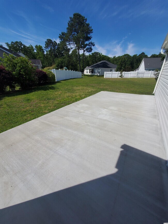 Building Photo - 1305 Lars Ct