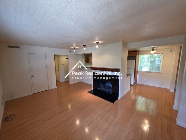 Foto del edificio - Charming Carmichael 2bd/1ba Condo