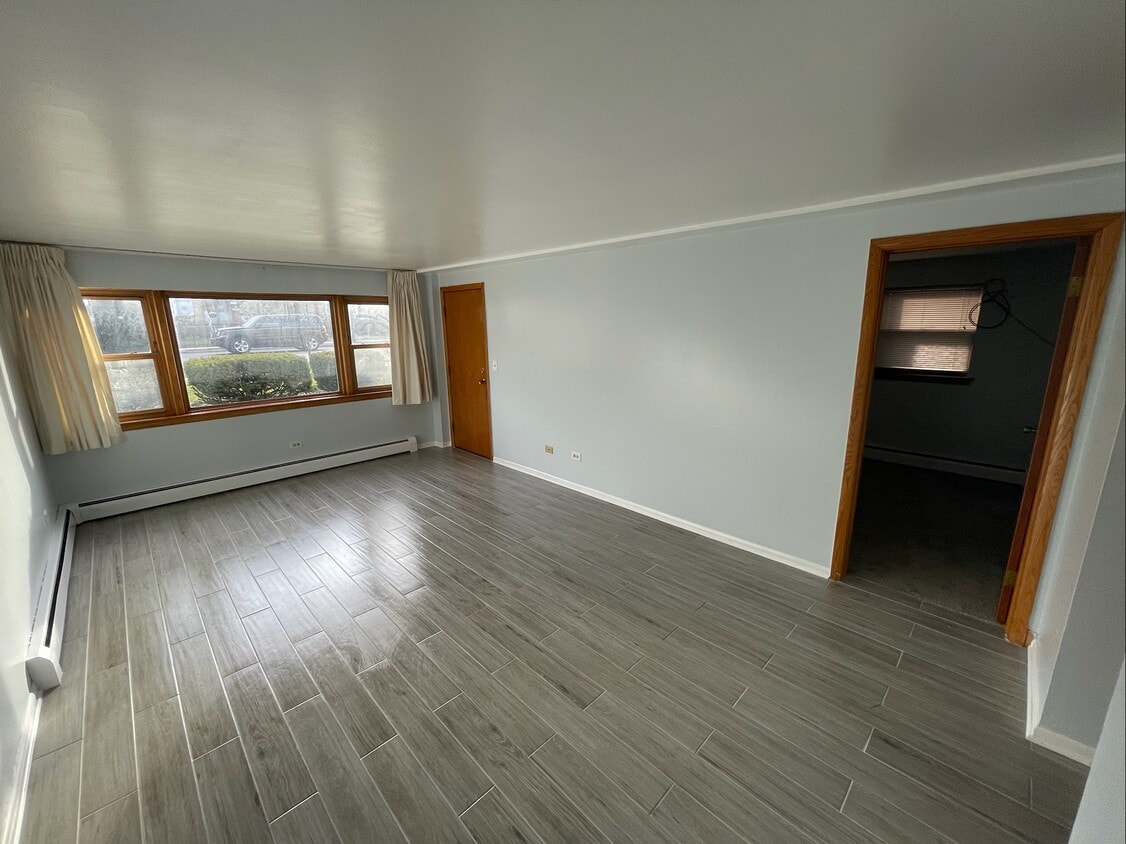 5200 W Montrose Ave Unit 1, Chicago, IL 60641 Rentals in Chicago at