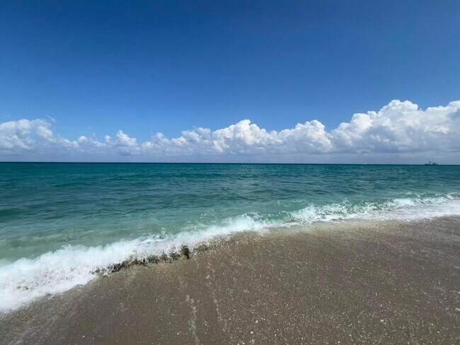 Foto del edificio - 5420 N Ocean Dr