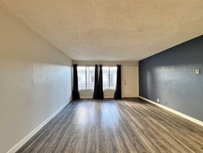 Foto del edificio - 5500 Ackerfield Ave