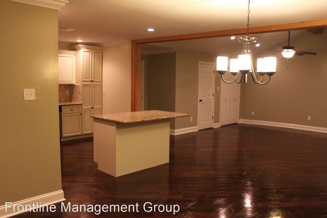 Building Photo - 4 br, 2.5 bath House - 124 Karen Drive