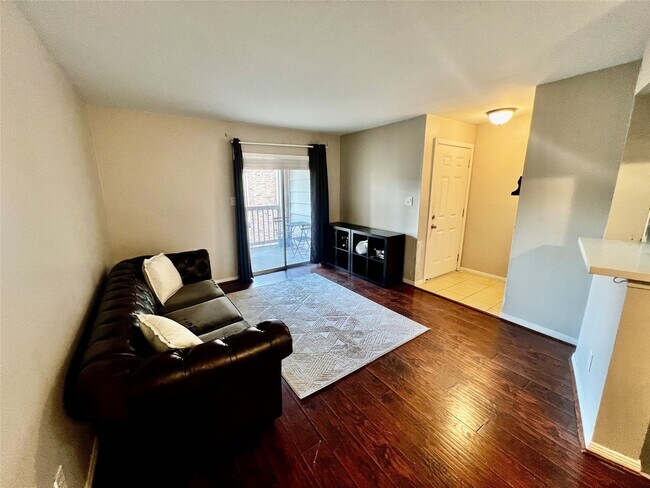 Foto del edificio - 2626 Holly Hall St