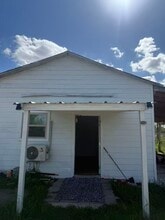Building Photo - 6131 Fenske Ln