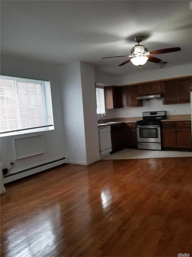 Foto del edificio - 905 Clarence Ave