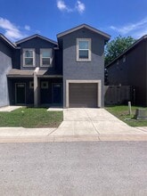 Building Photo - 7030 Lakeview Dr.