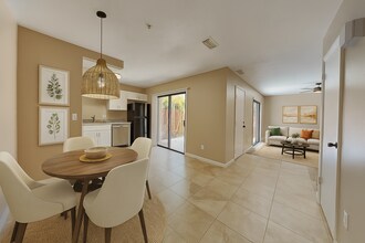 Building Photo - 2313 Vista Oaks Cir NE