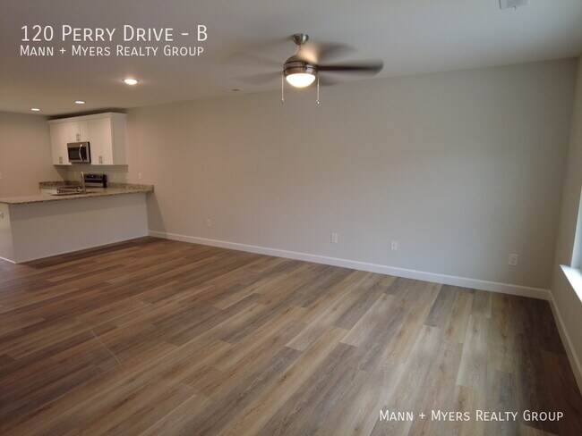 Foto del edificio - 120 Perry Dr