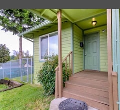 Building Photo - 2015 E Gregory St