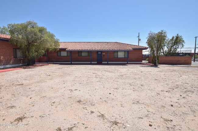 Foto del edificio - 1604 E 10th St