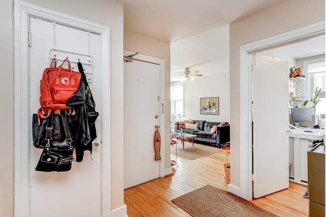 Entrance - 390 Mackay St