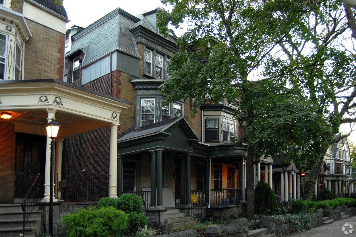 Primary Photo - 4040 Spruce St