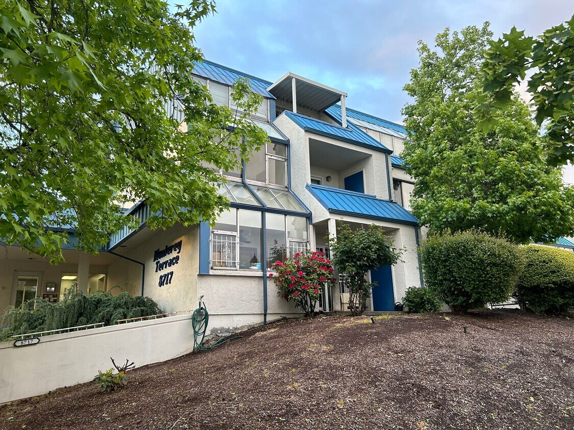 8717 SE Monterey Ave Unit 312, Happy Valley, OR 97086 Condo for Rent