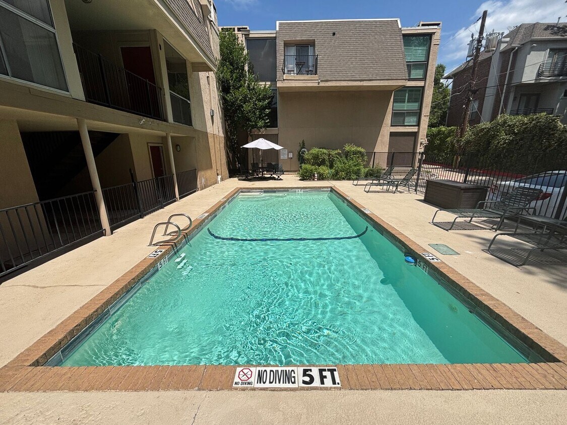 Great Location! - Great Location!