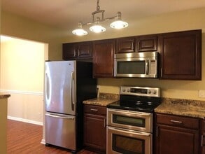 Building Photo - 3901 Whitland Ave