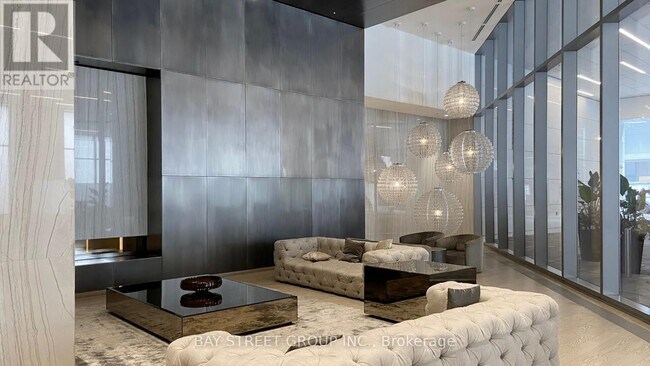 Photo du bâtiment - 100 Harbour St