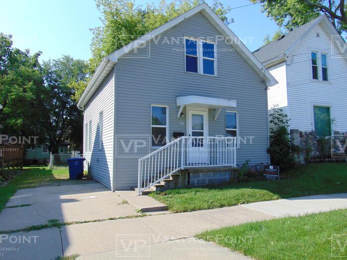807 Harney Ave, Oshkosh, WI 54901 House Rental in Oshkosh, WI