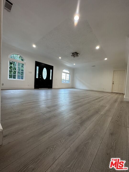 Foto del edificio - 6742 Radford Ave