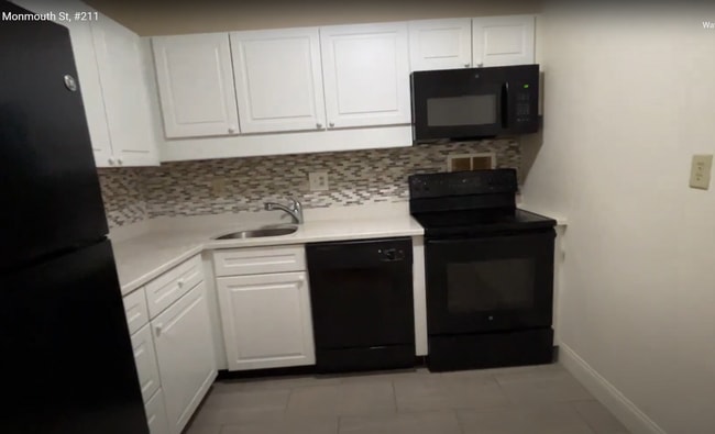 Building Photo - 80 Monmouth St