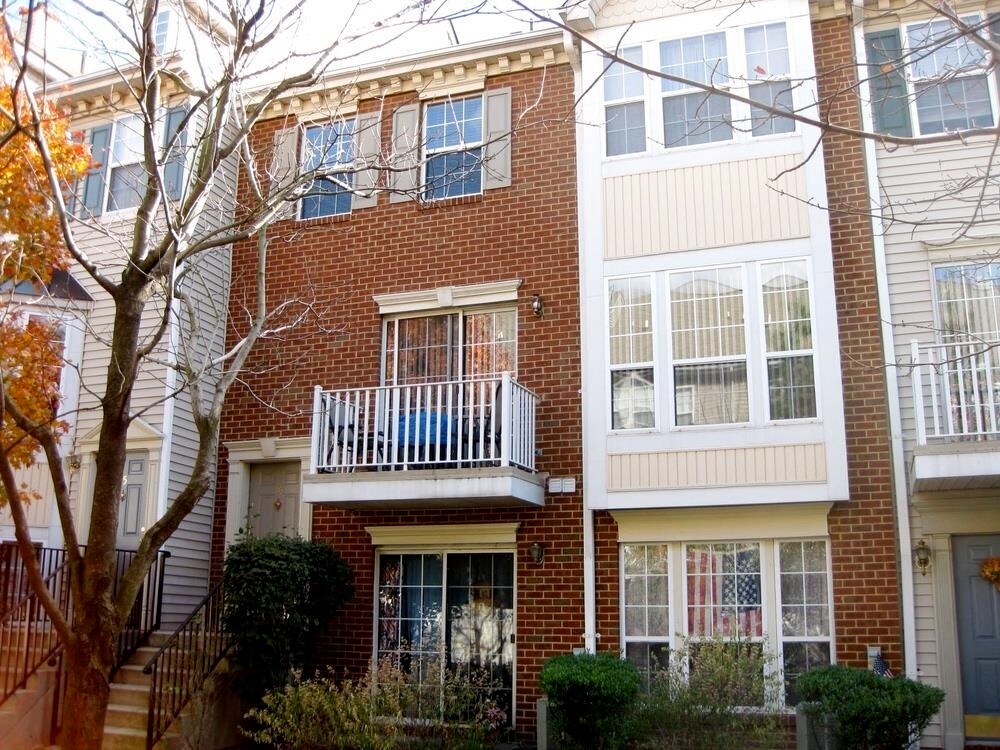 Primary Photo - 16 Cottonwood St