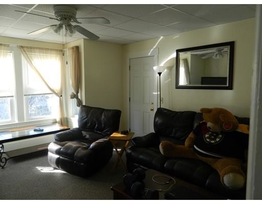 Foto del edificio - 245 Oak Hill Rd