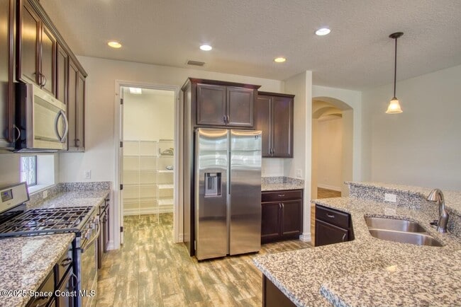 Building Photo - 8087 Quimby Ct