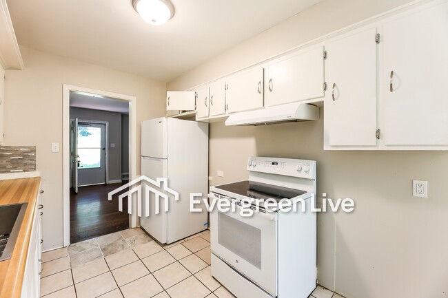 Building Photo - coming soon