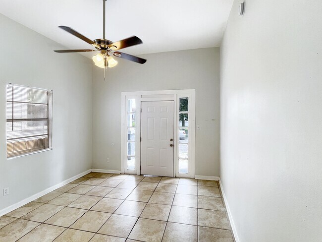 Building Photo - 2311 D'Abadie St